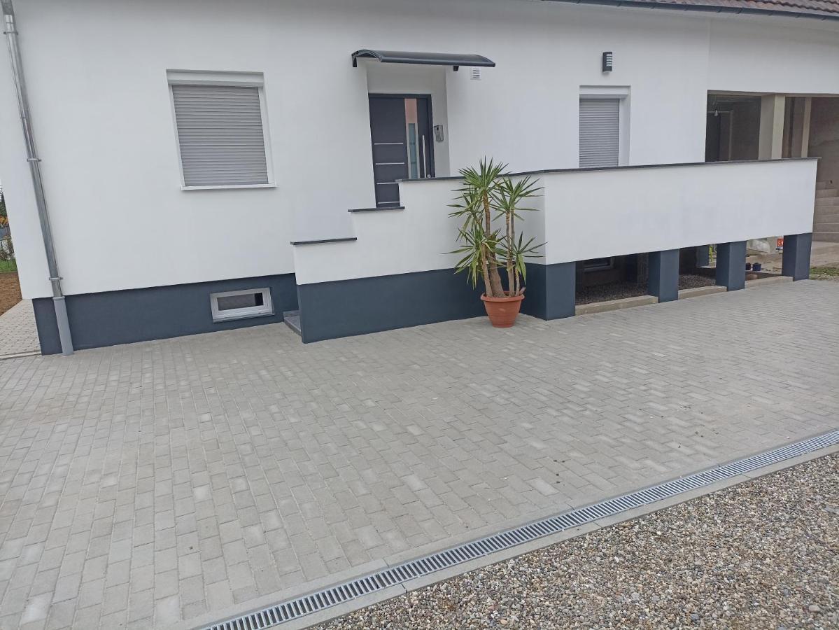 Ebs Paradies Rheinhausen Exterior photo