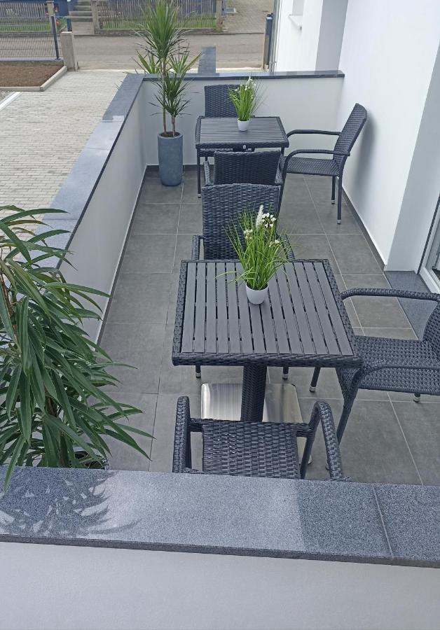 Ebs Paradies Rheinhausen Exterior photo